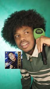 sexta é dia de date com @victteduardo pra atualizar sua playlist💚,  lançamentos citados no vídeo🔥, Que Confusão, Amor @belamariaoficial,  Cortavento @022joca, Tá Feliz @ariel_donato , Caos Deluxe ...