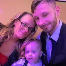 Anyone know of any salons looking for junior apprentice please pm me She's  nearly 17 Thanks