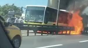 Son Dakika Istanbul Da Metrobus Yangini Guncel Emlak Pencerem