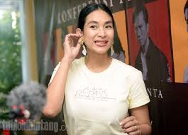 Lulu menikah dengan danny bimo hendro utomo 16 september 2006 di. Lulu Tobing Menikah Happy Salma Jadi Panitia Among Tamu Tabloidbintang Com