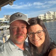 Who can provide a small wedding cake and cupcakes in Lehigh Valley?