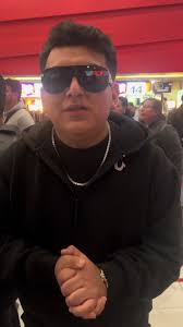 Owen Cruz Regala Dinero A Selor Sin Pies