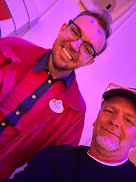 Do cast compliments through the MDE app impact Disney cast members?