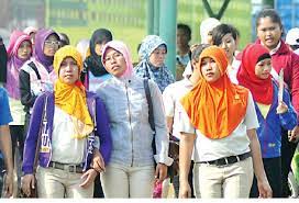 Pria/wanita usia min 18thn pendidikan min sma, smk sederajat. Phk Masal Bayangi Buruh Kas