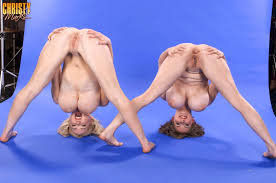 Эксклюзивные фото акробаток без цензуры