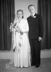 Bryllaupet til Rikkar Skjelkvåle (f. 1890) og Ragnhild Skjelkvåle (f. Vang,  1895-1920) -Gudbrandsdalsmusea