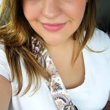 Suzanne Downer's Instagram, Twitter & Facebook