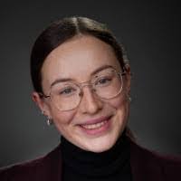 Lea Hess's Instagram, Twitter & Facebook