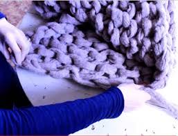 Arm knit blankets can easily become anyone's favorite while on the couch for a movie or cuddling in bed on lazy sundays. 23 Insanely Clever Arm Knitting Projects And Techniques Diy Crafts