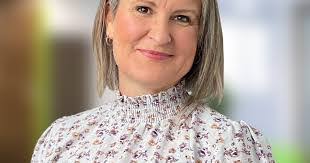 Rachel Mcintyre's Instagram, Twitter & Facebook