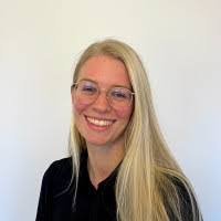 Merle Christensen's Instagram, Twitter & Facebook