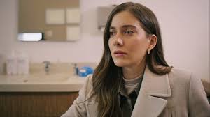 “Seyran Hanım hasta değil ama çocuğu olması neredeyse imkansız.”,  #YalıÇapkını yeni bölümüyle @startv’de devam ediyor., @ogm.pictures