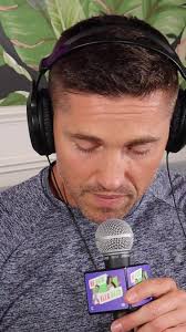 How Old Is Erik Winters Wife