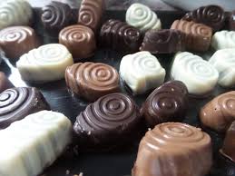 Facile A Preparer Les Fritures De Noel Ravissent Petits Et Grands Les Douceurs De Noel De Delicie Chocolat Noel Faire Du Chocolat Recette Chocolat Maison