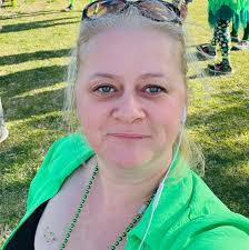 Εύκολη και αφράτη ζαμπονοτυρόπιτα χωρίς φύλλο 📝 Υλικα: 4 αυγα 200 γρ γάλα  1κεσεδάκι γιαούρτι 300 γρ αλεύρι γ.ο.χ 10 γρ μπέικιν πάουντερ 300 γρ φετα  τριμμέμη 130 γρ κεφαλοτύρι τριμμένο 10