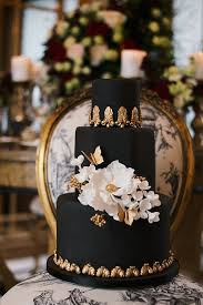 Heat oven to 350°f (325°f for dark or nonstick pans). Black Gold And White Chic Wedding Cake Emmalovesweddings