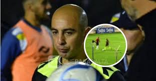 Una vez le pateó la pelota a Pegini: quién es el árbitro que dirige la  final del Federal A