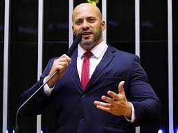 Daniel is related to robert azevedo silveira and madalena c silveira as well as 3 additional people. Deputado Federal Daniel Silveira Portal Da Camara Dos Deputados