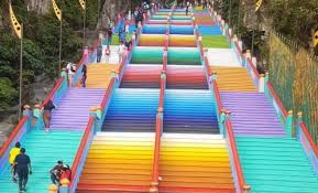 Located in genting highlands, chin swee caves temple is a temple in malaysia constructed to pay respects to the reverend chin swee who is believed to muster rain and protect his devotees from evil spirits. Multi Colored Paint At Hindu Temple Complex Invites Govt Criticism In Malaysia