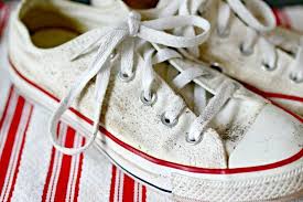 How To Clean Canvas Shoes With Images Clean Canvas Shoes Canvas Shoes Women Canvas Shoes