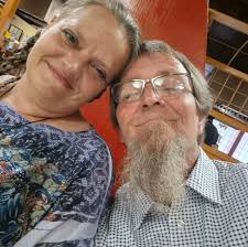 What barber shops in Lawrence offer shaving services?