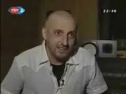 Yakalandığı testis kanserinin ardından 33 yaşında hayatını kaybeden kazım koyuncu kimdir? Kazim Koyuncu Roportaj Youtube