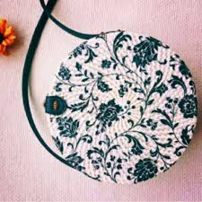 Dan parcel tersebut terbuat dari rotan. Tas Rotan Decoupage Motif Batik Exclusive Unik Etnik Bali Lombok Tas Selempang Wanita Kekinian Shopee Indonesia