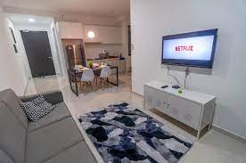 The gardens of the kensington palace cover around 111 hectares or 275 acres and border hyde park on the east. Kenwingston Square Garden By Idealhub Cyberjaya Updated 2021 Prices