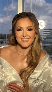 Hi beautiful ladies! I am a bridal hair & makeup artist in the area & would  love to assist you