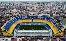 Arjantinin boca juniors takımının maçlarını oynadığı dünyanin bu stadın girişinde boca es mi religion, maradona es mi dios, la bombonera es mi iglesia diye yazar. La Bombonera Cumple 80 Anos Su Inauguracion Historia Y El Origen Del Nombre