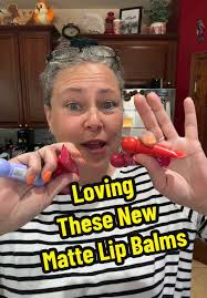 Explora los nuevos bálsamos labiales mate de NYX