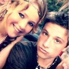 27 Times Jennifer Lawrence And Josh Hutcherson Proved They Have The Best Offscreen Relationship Ever Hunger Games Josh And Jennifer Celebrities