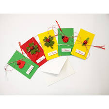 Pentru martisoare mai mari folositi coala intreaga de a4, pentru unele mai mici injumatatiti coala. Martisor Diverse Modele Handmade Libraria Clb