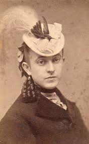 The typical Edwardian lady, with ruffled gown and S-shaped sillhouette