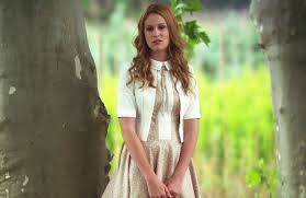 Öyle bir geçer zaman ki, unutursam fısılda gibi yapımlarda rol alan başarılı isim şu anda masumlar apartmanı dizisinde i̇nci karakterine hayat vermektedir. Farah Zeynep Abdullah Fotograflari Farah Zeynep Abdullah Resim 12 Biyografi Info
