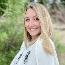 Carley Turner's Instagram, Twitter & Facebook