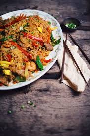 Nouilles Singapour Le Coup De Grace Recipe Asian Recipes Pork Recipes Food