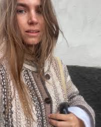 MALMÖ! ni trodde väl inte att jag hade glömt er? på torsdag 10/10 blir det  releasefest för min bok maska för maska på @formdesigncenter 🎈⚡️🎉🥂 kom  och häng! pilla på plaggen! snacka