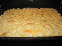 Lockerer hefeteig, schön saftig mit marzipan und knackigen mandeln. Hefeteig Pudding Streusel Kuchen