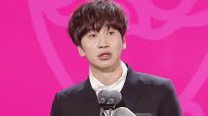 Kwang soo began his entertainment career as a model in 2007. Lee Kwang Soo Wins Top Excellence Award At 2016 Sbs Entertainment Awards Asia Pacific Daily Breaking News Asia Pacific World China Business Lifestyle Travel Special Report Video Photo