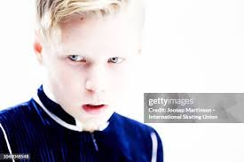 Hyang Mi Ro and Kum Chol Han of DPR Korea compete in the Junior Pairs...  News Photo