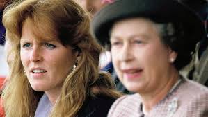 Sarah was raised in dummer, hampshire, and attended the queen's secretarial college.she later worked for public relations firms in london, and then for. Sarah Ferguson Das Passierte Ihr Beim Ersten Treffen Mit Der Queen Bunte De