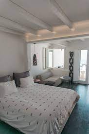 Cavo Tagoo Hotel In Santorini Lulu Escapes Santorini Hotels Modern Hotel Indoor Jacuzzi