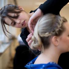 Coupe, couleurs, balayage, le salon yves saint gilles ne cesse de se renouveler, travaillant avec des. Les 10 Meilleurs Coiffeurs A Saintes 1480 Mise A Jour En Novembre 2020