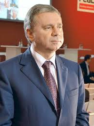 What is Drawing Thousands of Foreigners to Moscow?