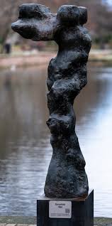 Nach einer holzbildhauerlehre studium in bonndorf bei walter schelenz, von 1954 bis 1960 studium bei karl hartung an der berliner hochschule der künste. Objekte Skulptur