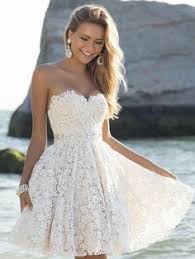 Modello con design senza spalline, maniche lunghe, scollo a cuore, design corto, design increspato e vestibilità slim. Pin Su Alta Costura