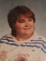 Lynn Mutter's Instagram, Twitter & Facebook