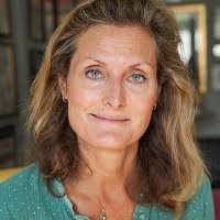 Carol Velarde's Instagram, Twitter & Facebook