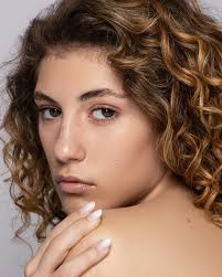 Obsessing over the symmetry #makeupartist #nyc #makeupartistnyc #makeup  #makeupartistry #editorial #mua #circus #creative